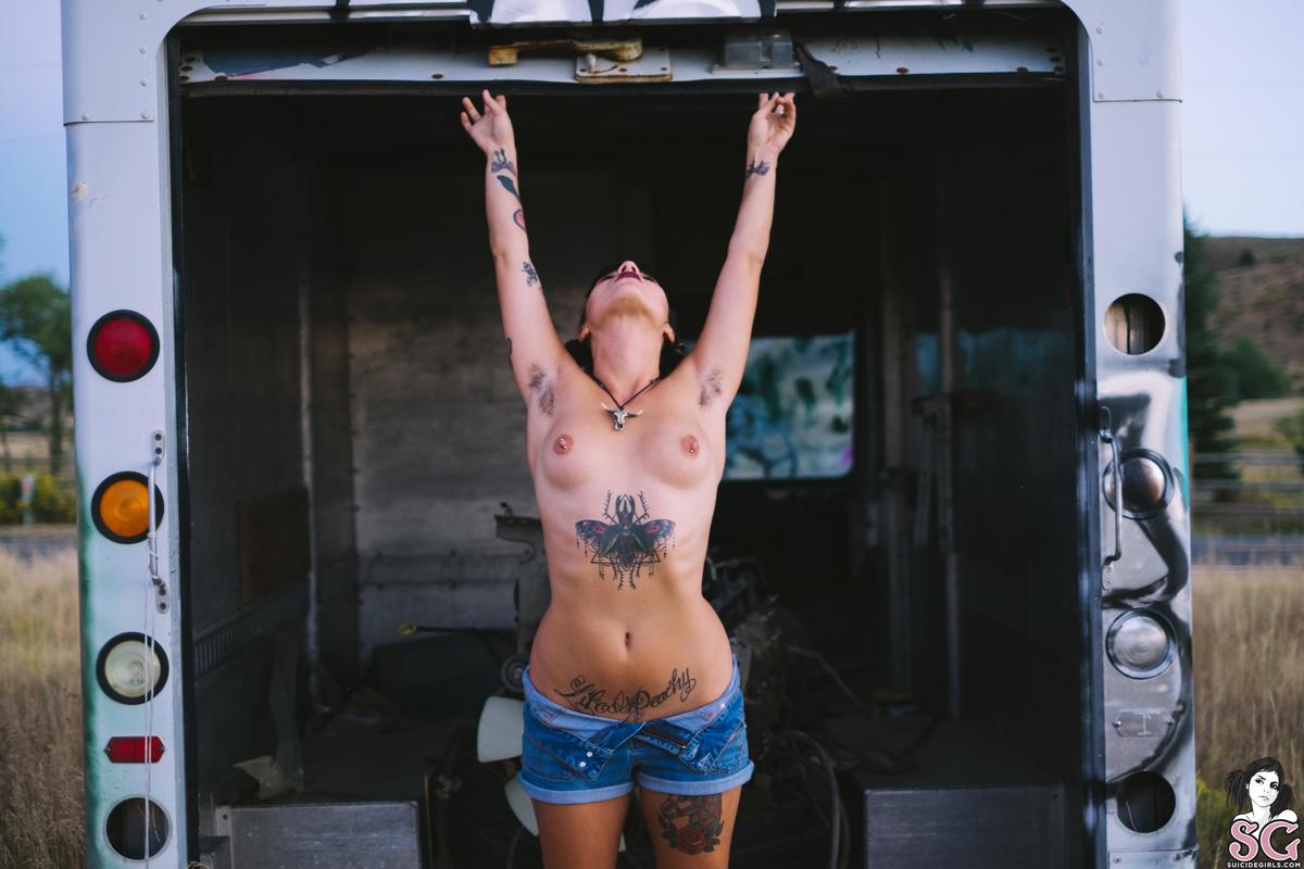 laudy-trashqueen-25.jpg