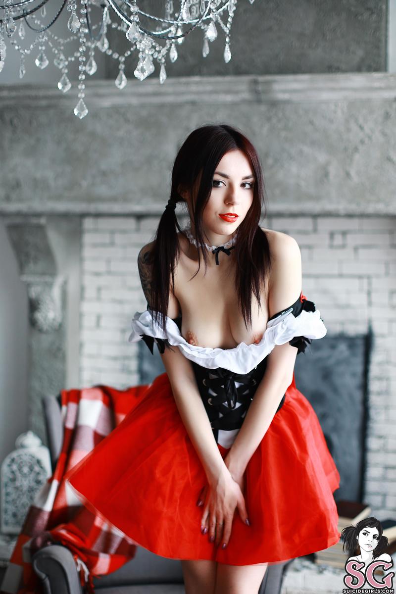 ariel-theredridinghoodsstory-17.jpg