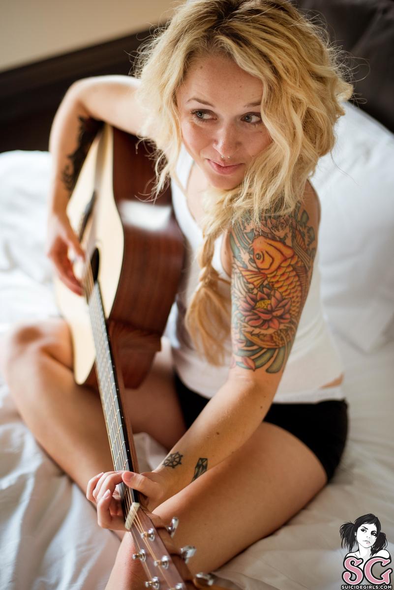 ladythevamp-morningmedley-03.jpg