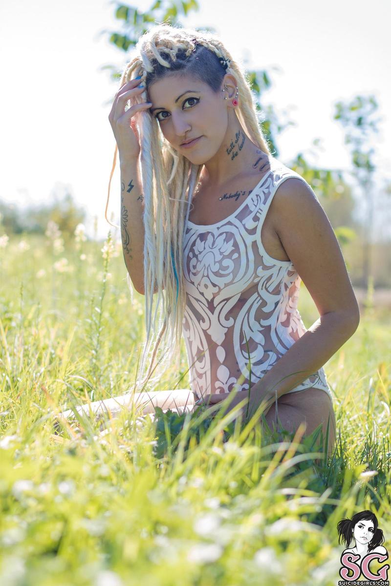 daisyviola-ladybug-01.jpg