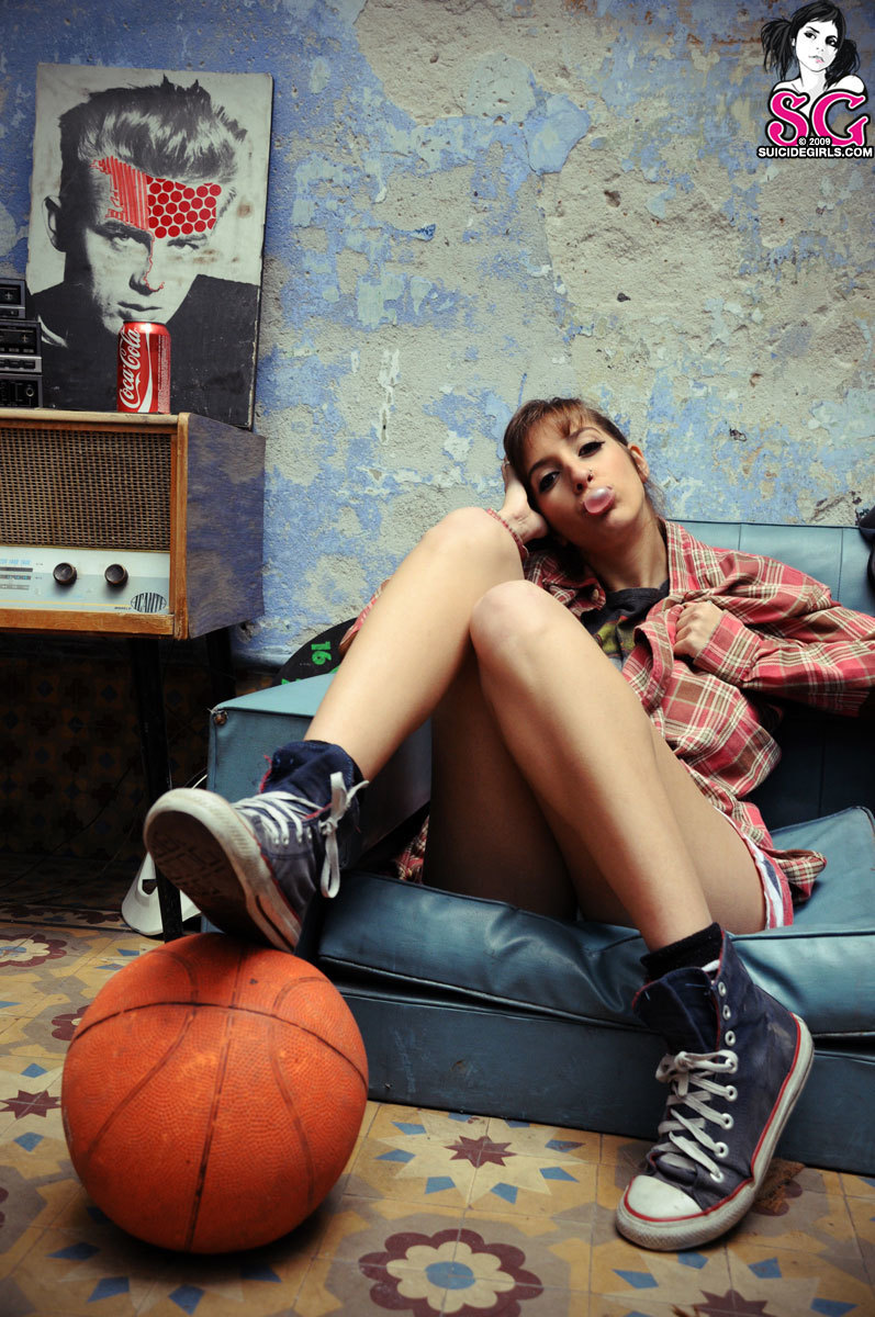 binah-smellsliketeenspirit-01.jpg