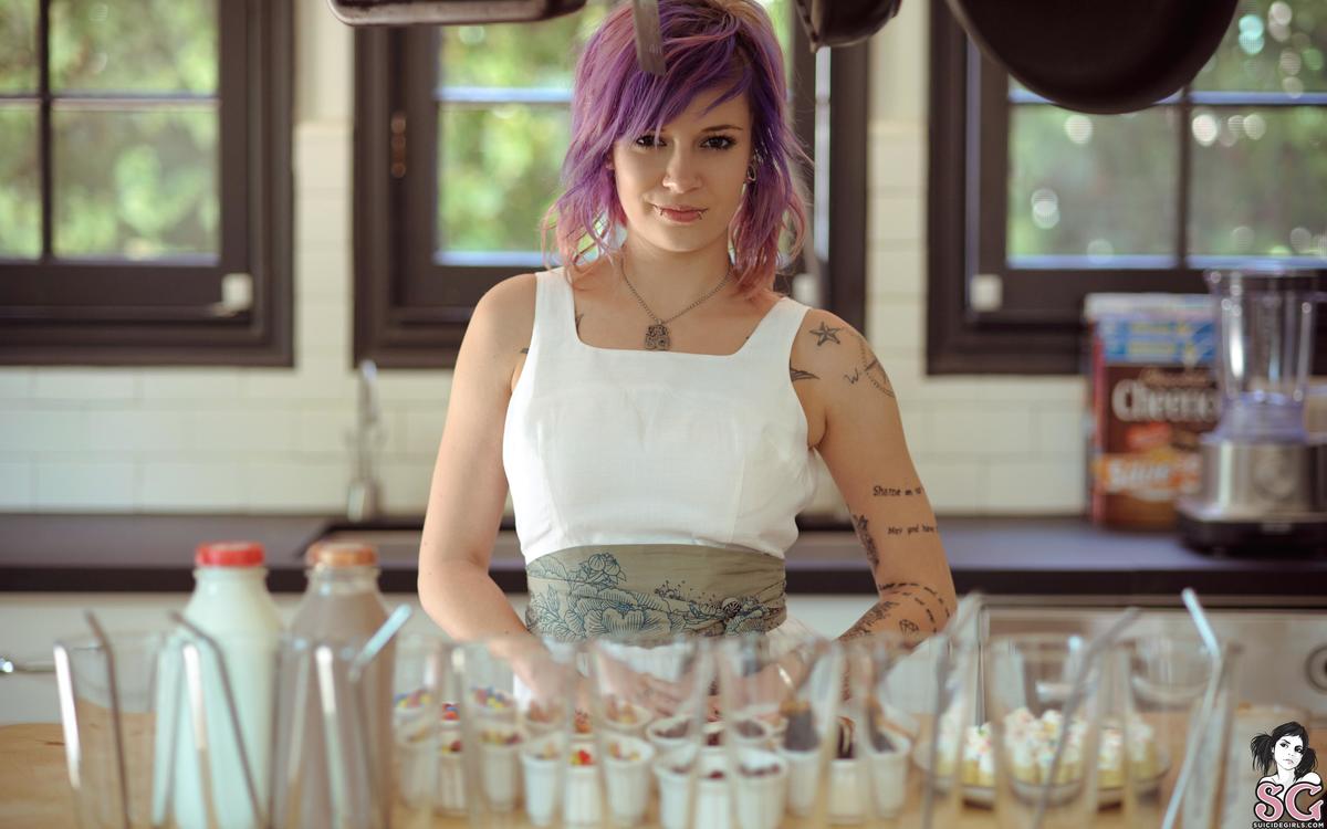 katherine-milkshakemaid-01.jpg