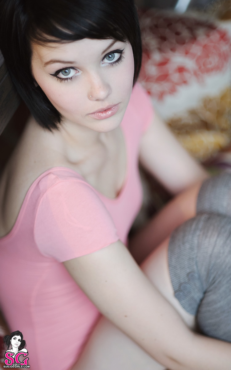 mel-mirrormirror-01.jpg