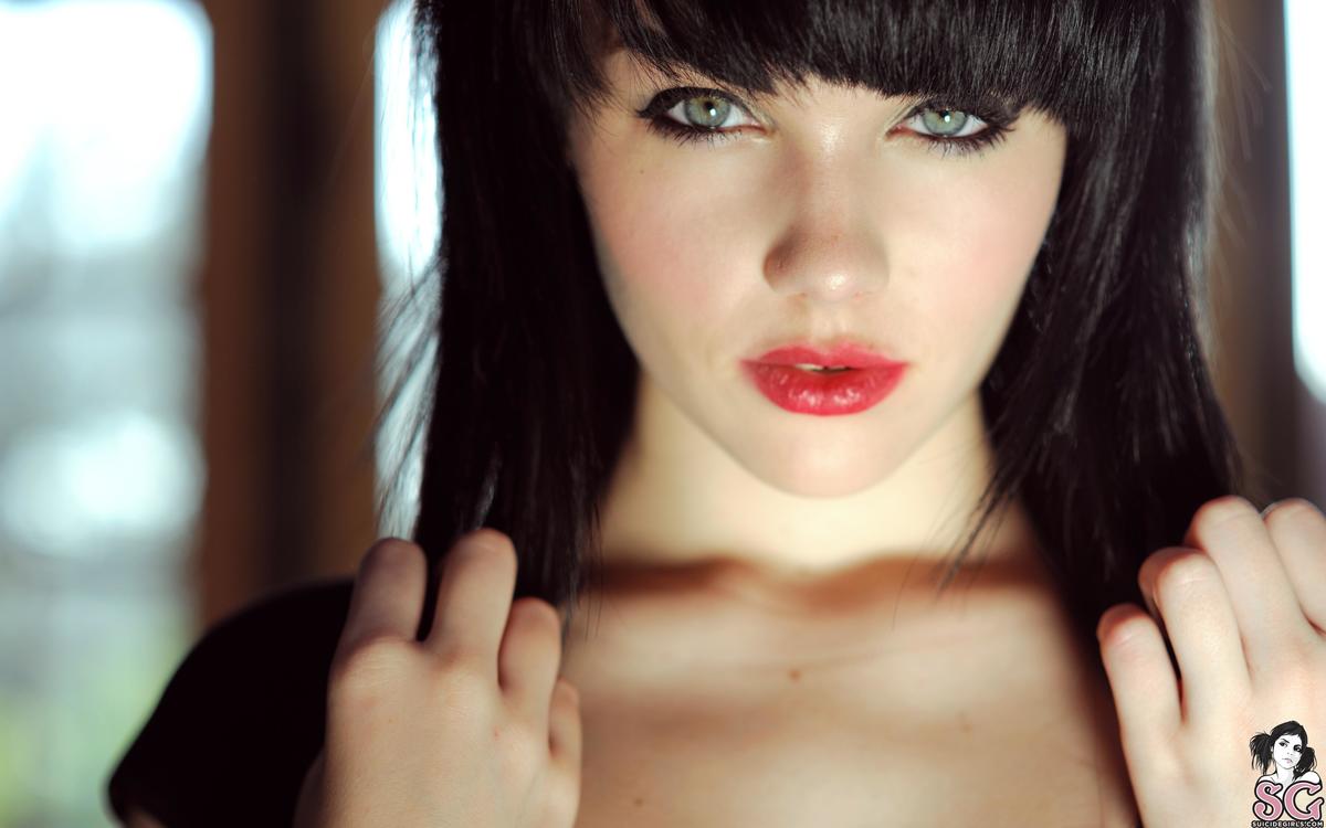 mel-undercoverkonnenkova-01.jpg