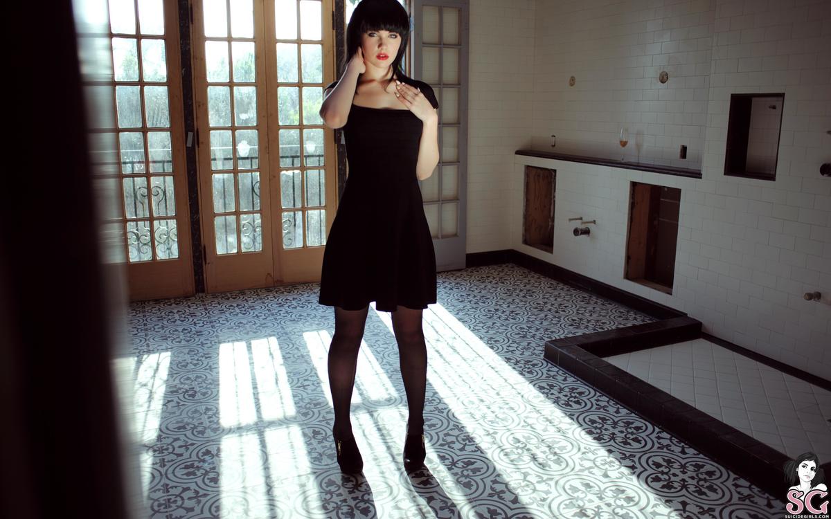 mel-undercoverkonnenkova-05.jpg