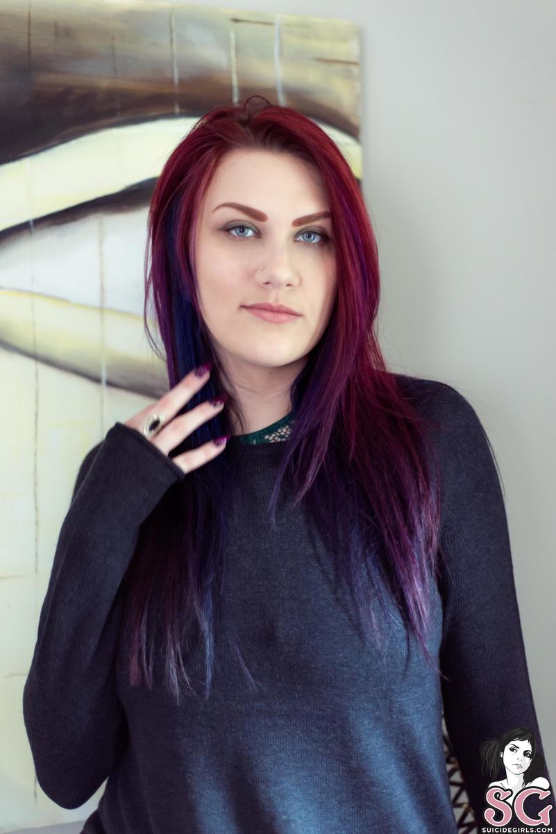 poisedpoison-roomwithaview-01.jpg