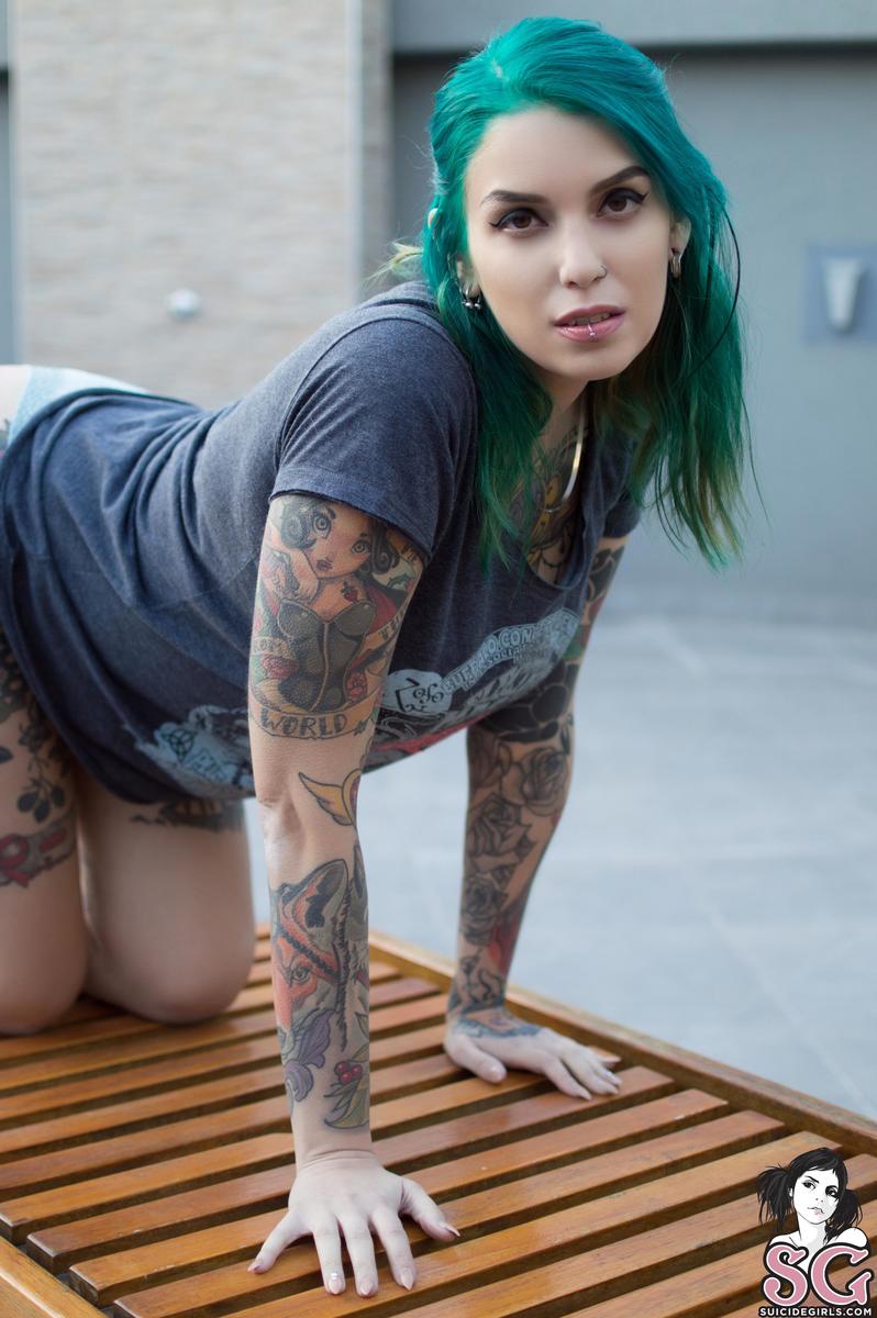 valkyria-wholelottalove-11.jpg