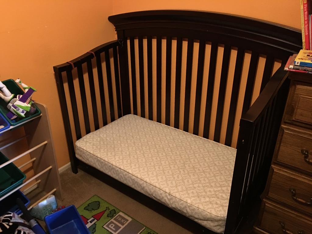 crib1.jpg