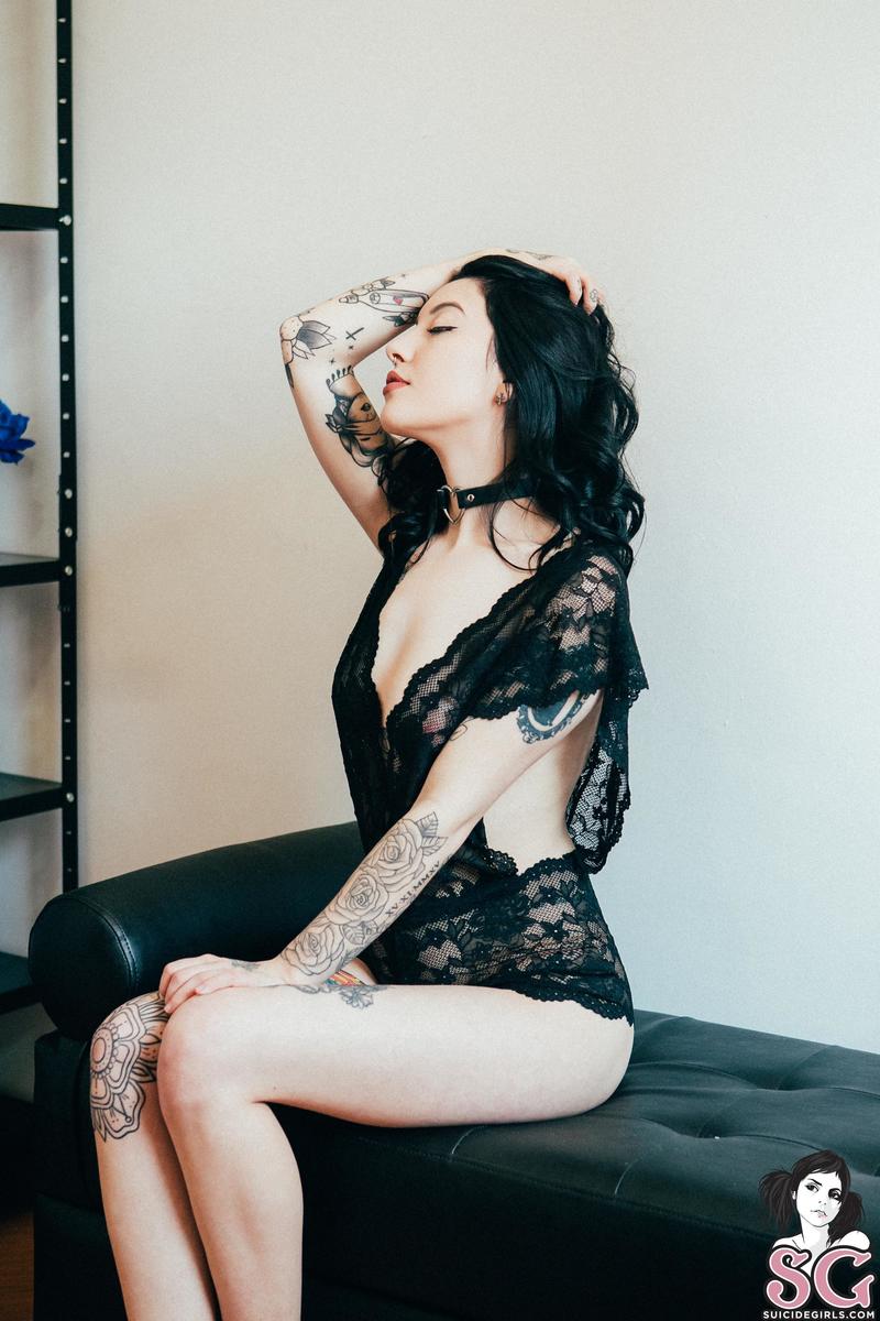 kaarla-youresodarkbabe-09.jpg