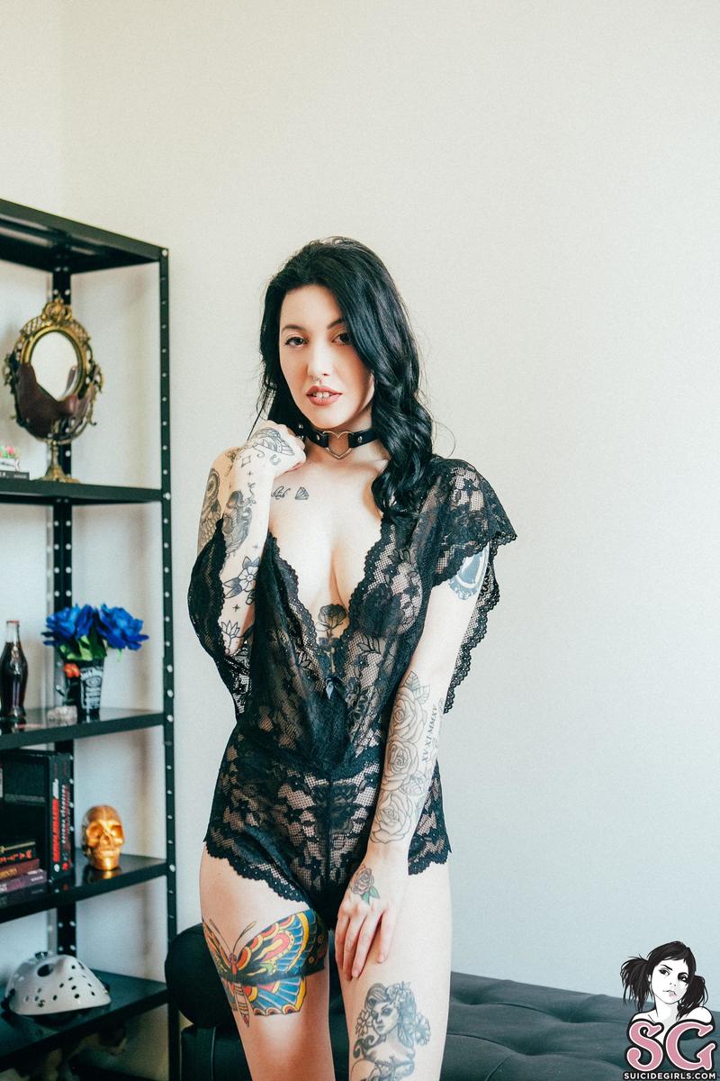 kaarla-youresodarkbabe-19.jpg