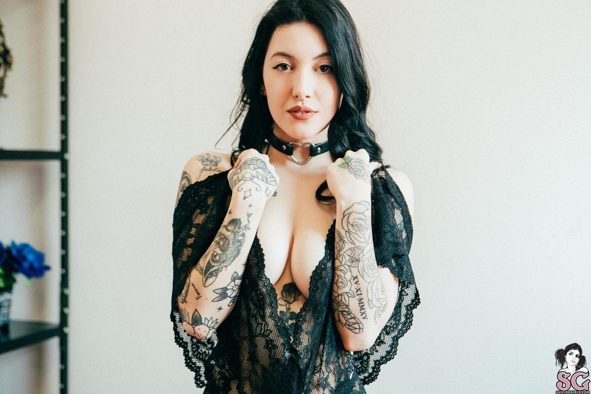 kaarla-youresodarkbabe-21.jpg