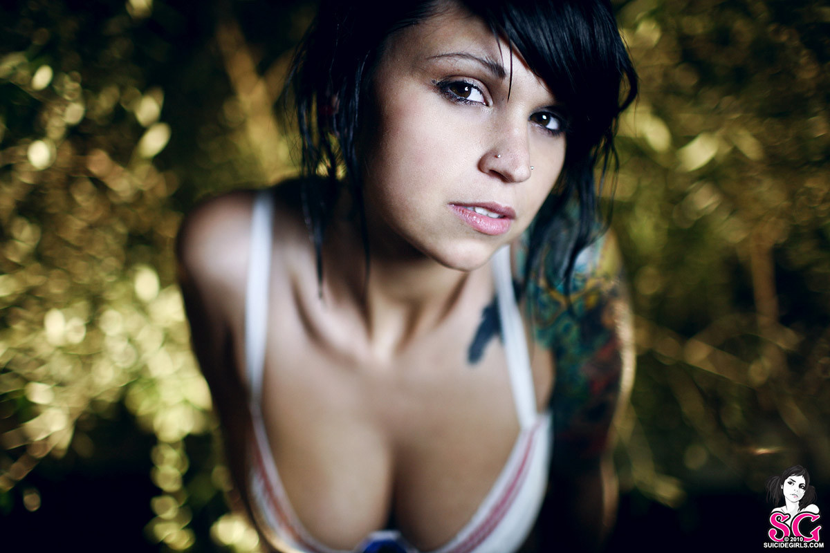 bully-midnightdip-09.jpg