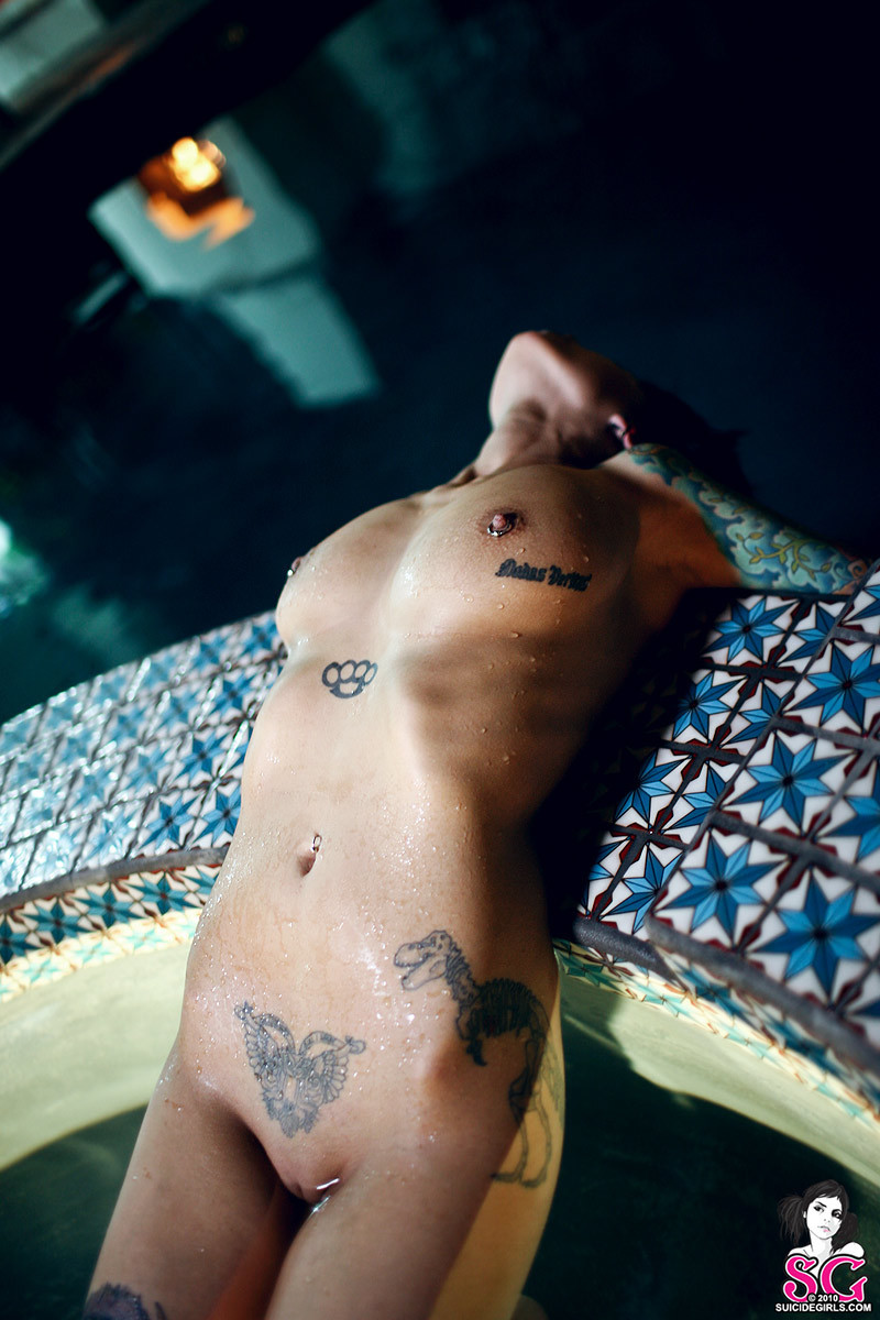 bully-midnightdip-39.jpg