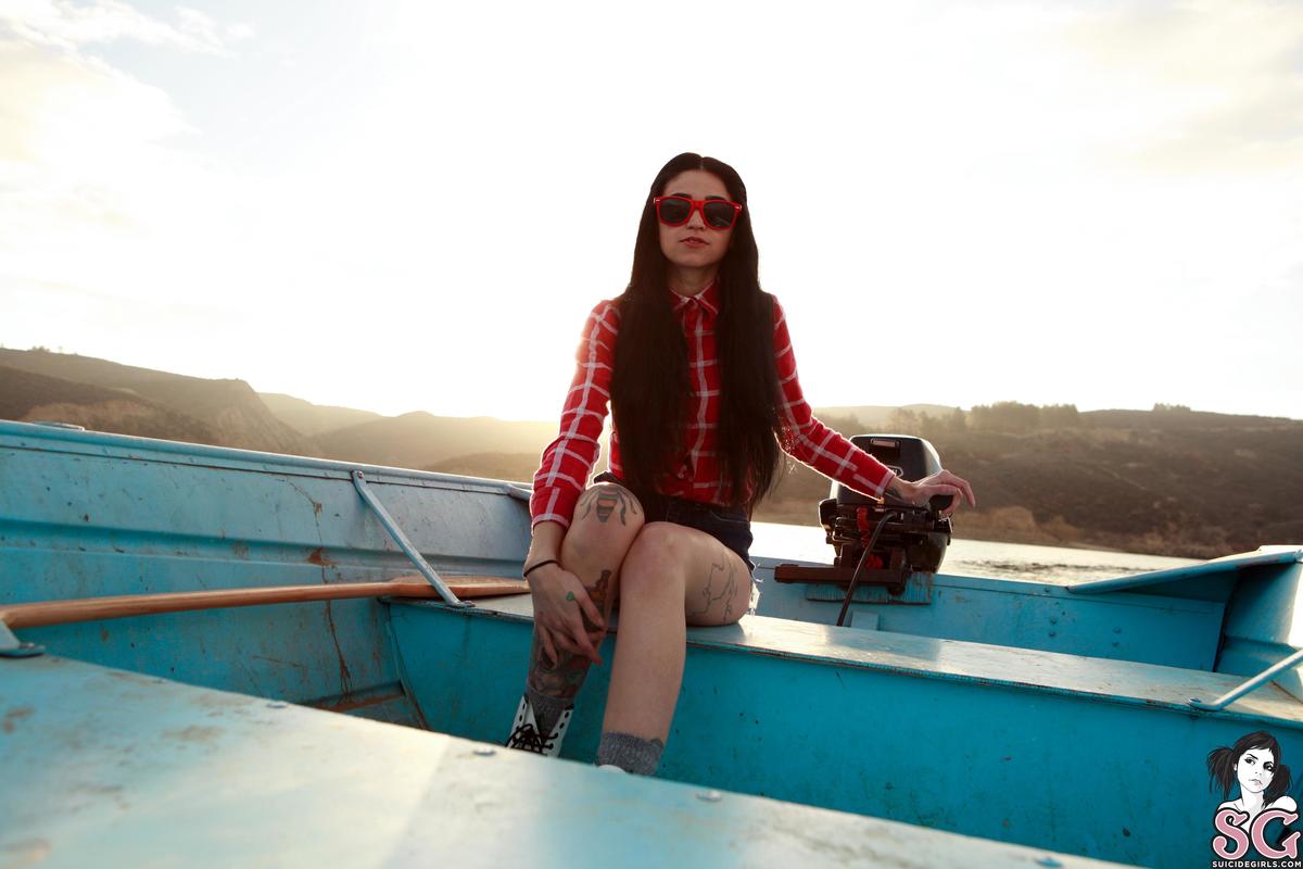 bully-motorboat-03.jpg