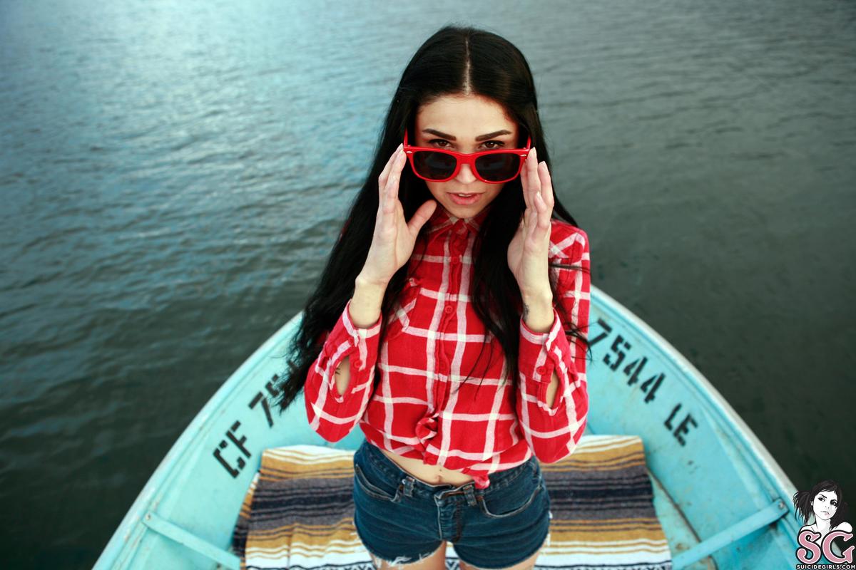bully-motorboat-09.jpg