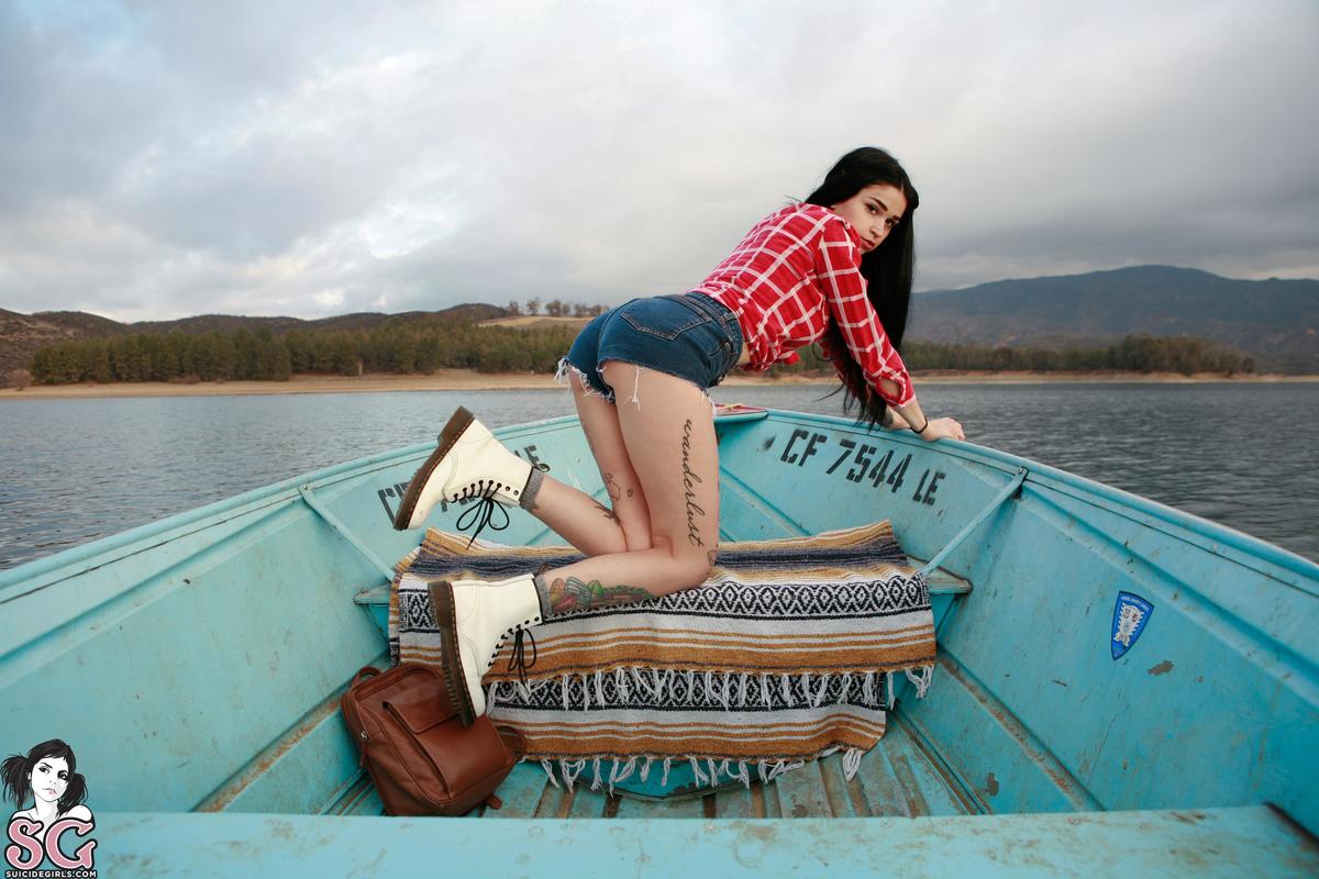bully-motorboat-11.jpg