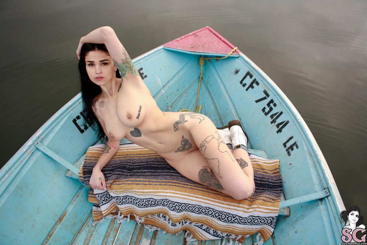 bully-motorboat-35.jpg