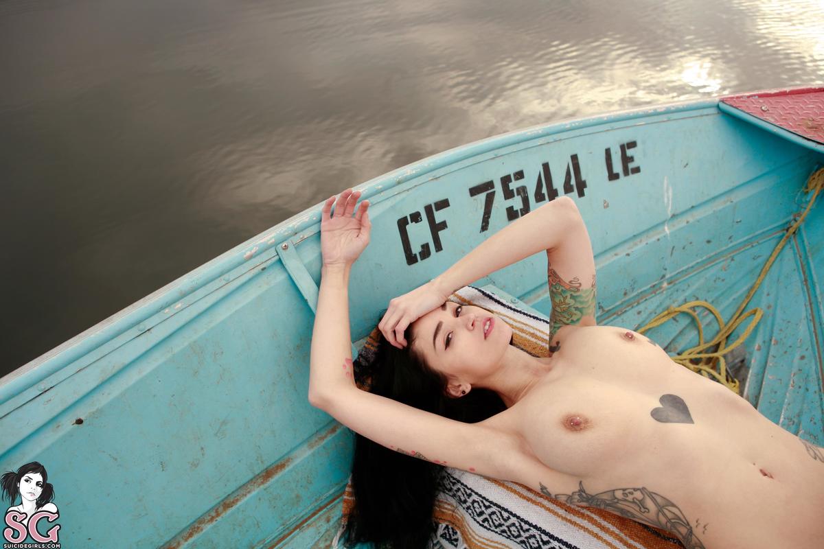 bully-motorboat-37.jpg