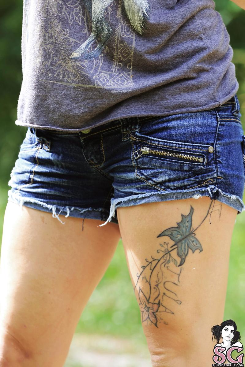 fadedjade-stopandsmellthedaisies-05.jpg