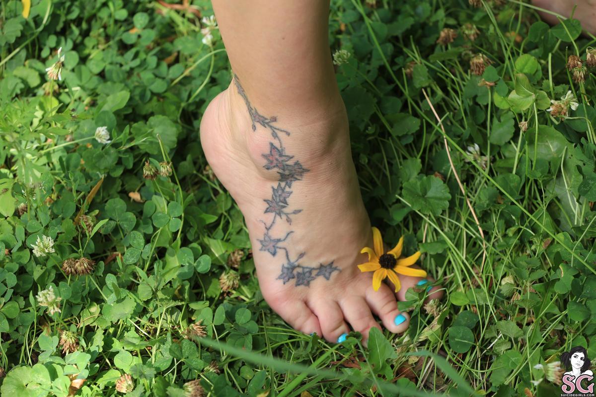 fadedjade-stopandsmellthedaisies-11.jpg