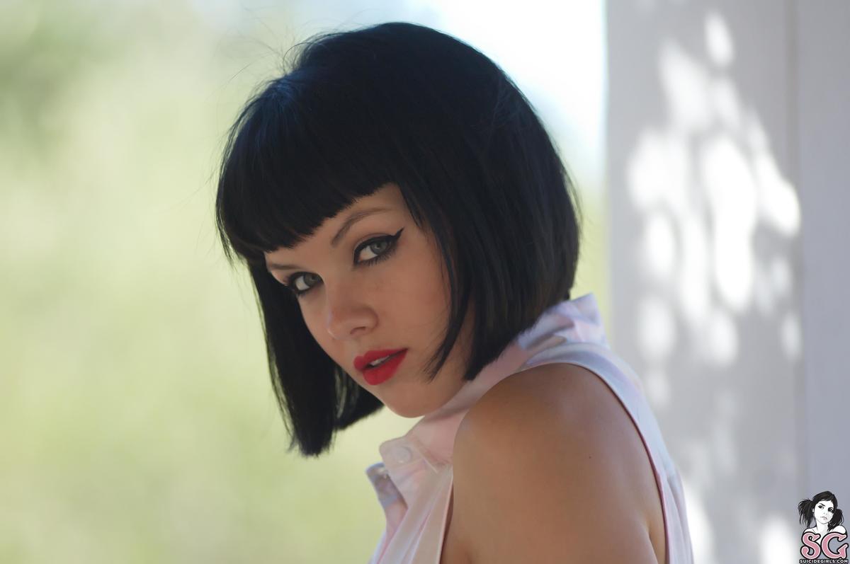 mel-dirtylaundry-01.jpg