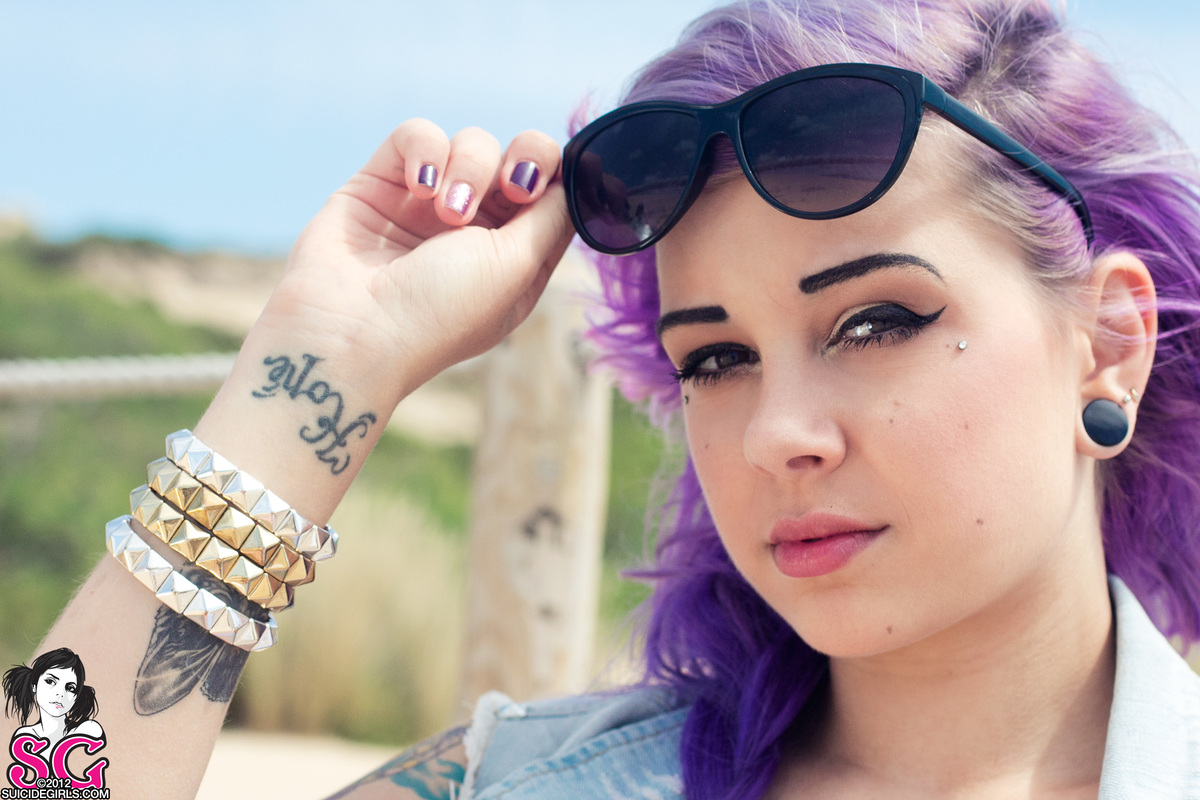 plum-lostinthewind-07.jpg