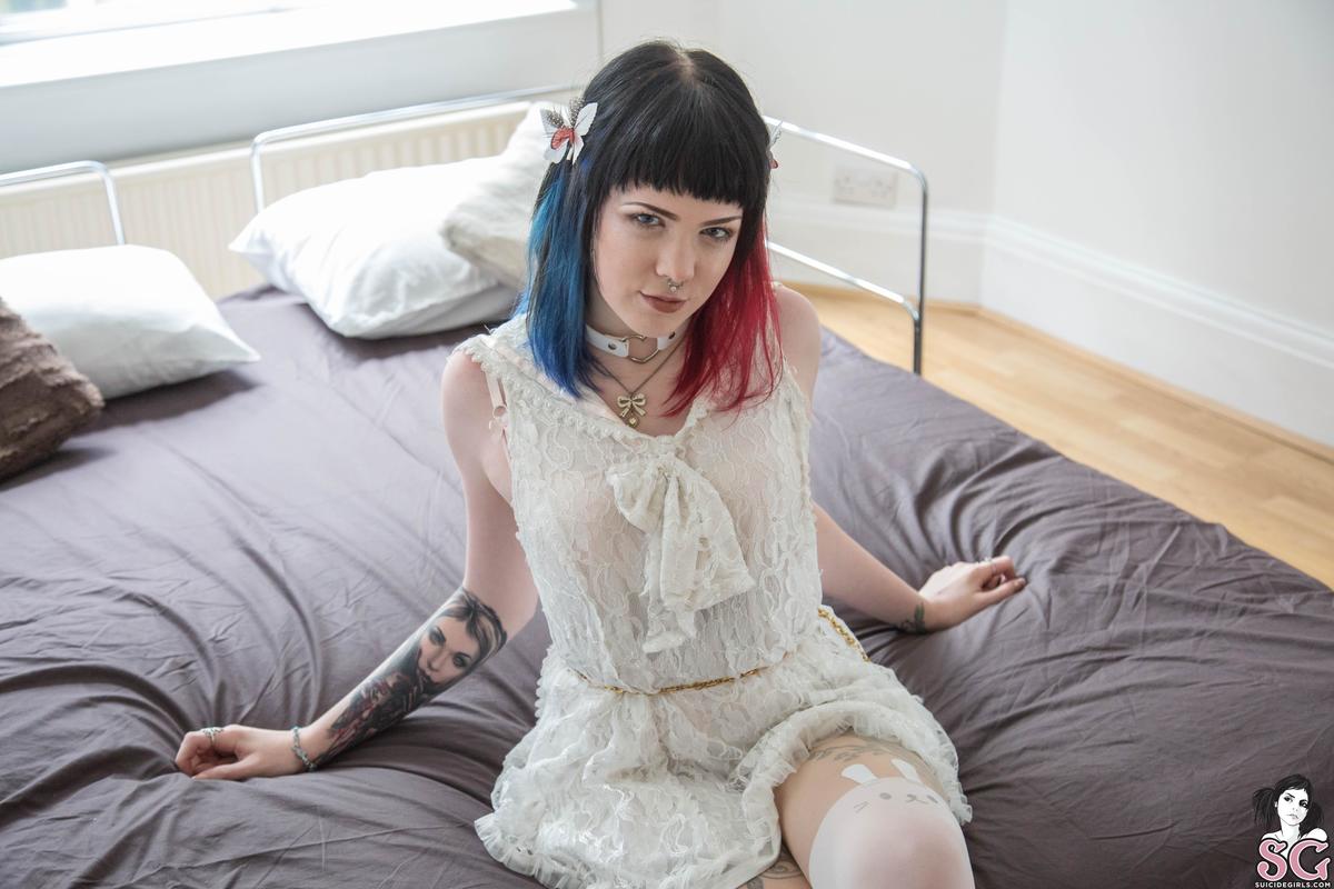 nymphae-falseinnocence-01.jpg