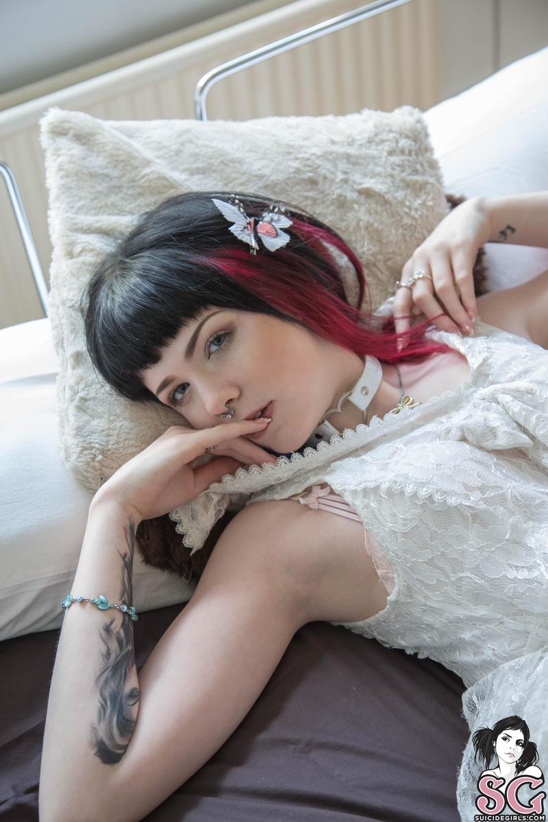 nymphae-falseinnocence-07.jpg
