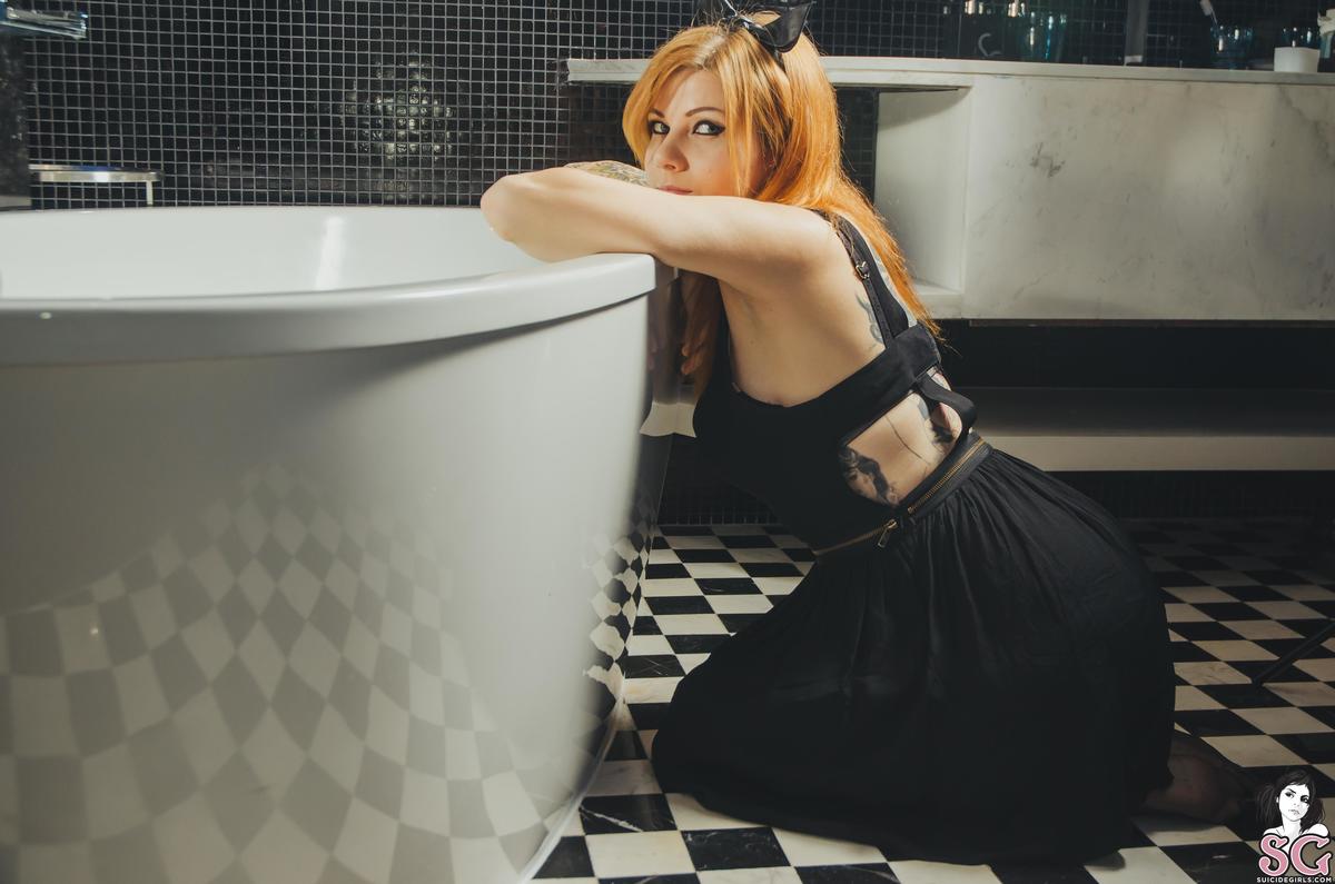 satelina-catpleasure-01.jpg