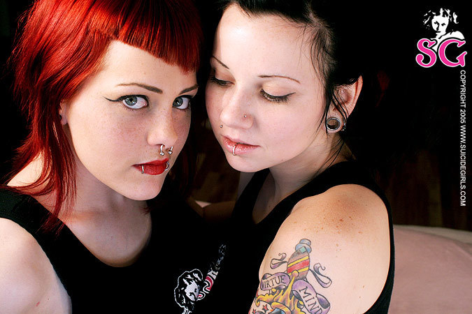 quinne-redandblack-09.jpg