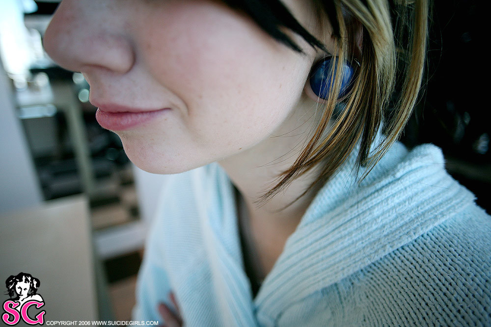 quinne-blue-07.jpg