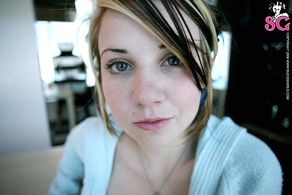 quinne-blue-13.jpg