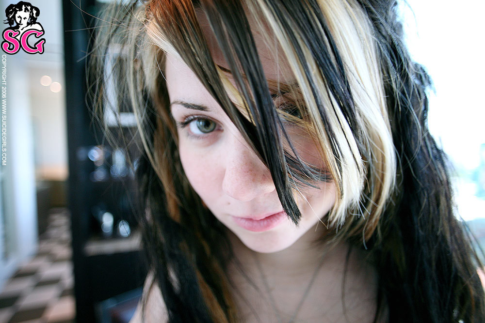 quinne-blue-33.jpg