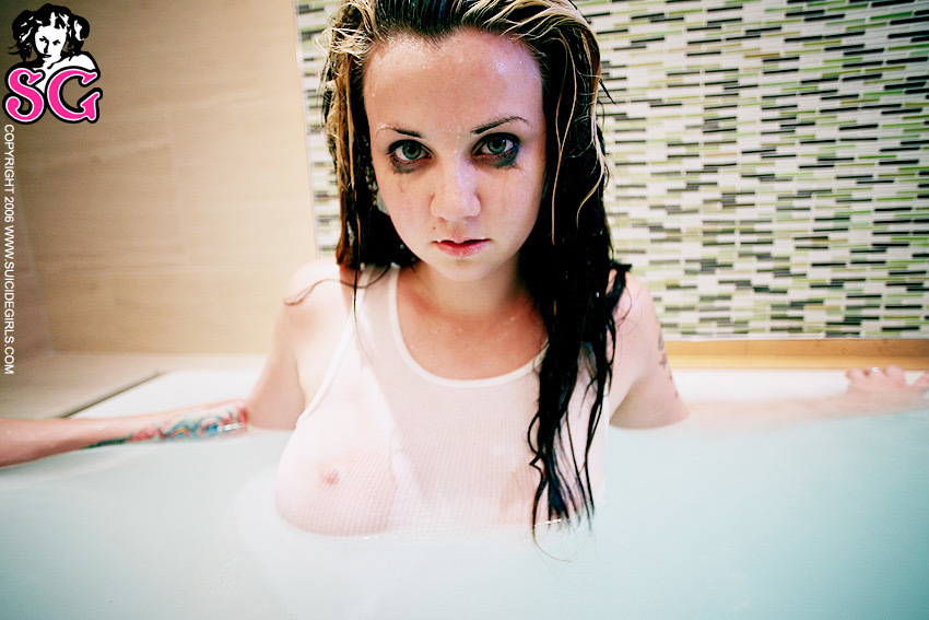 quinne-drenched-03.jpg