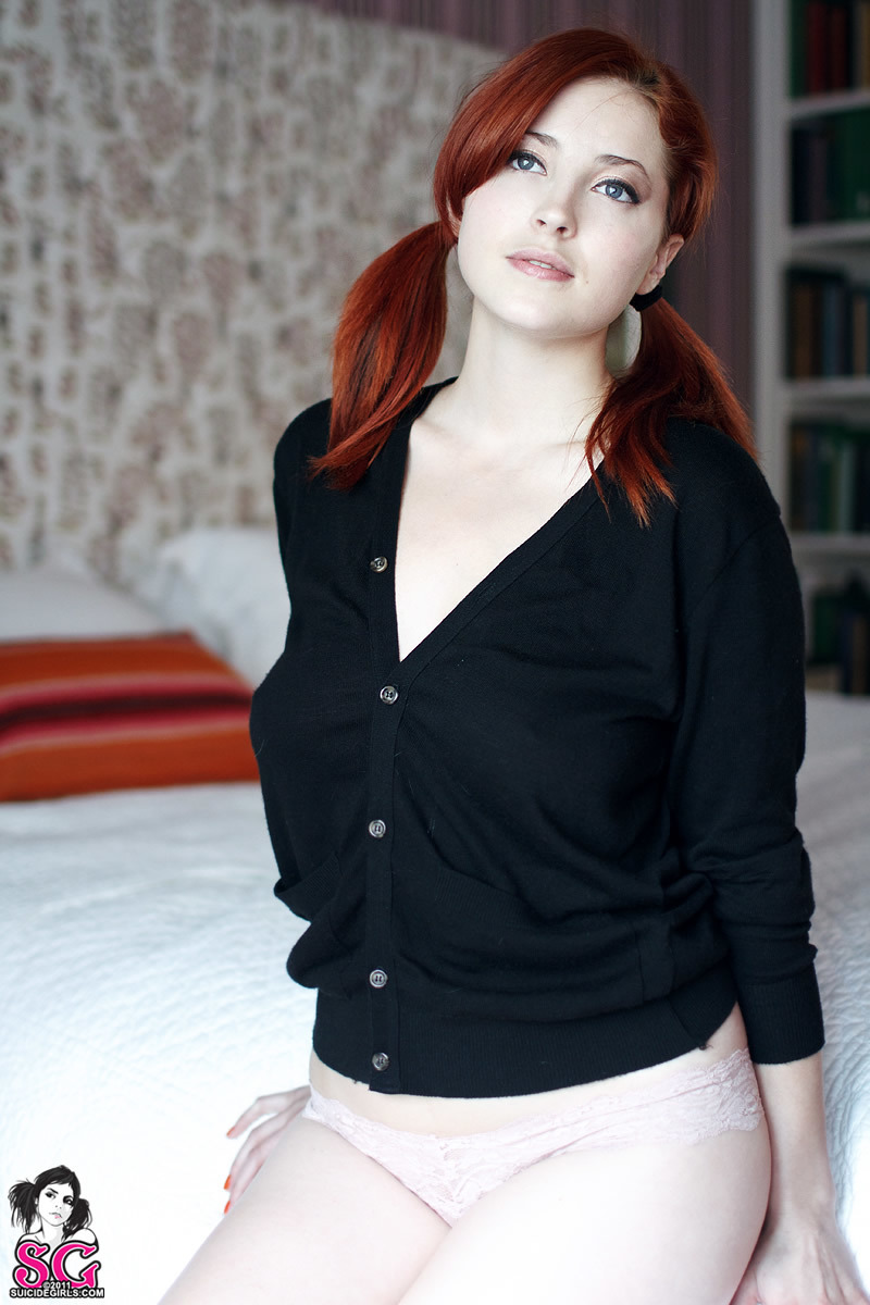 lucyv-nothinbutfurboots-09.jpg