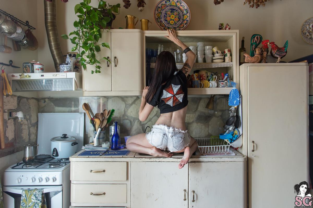 tanyabat-inthekitchen-09.jpg