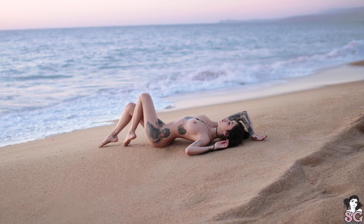 coralinne-highbythebeach-39.jpg