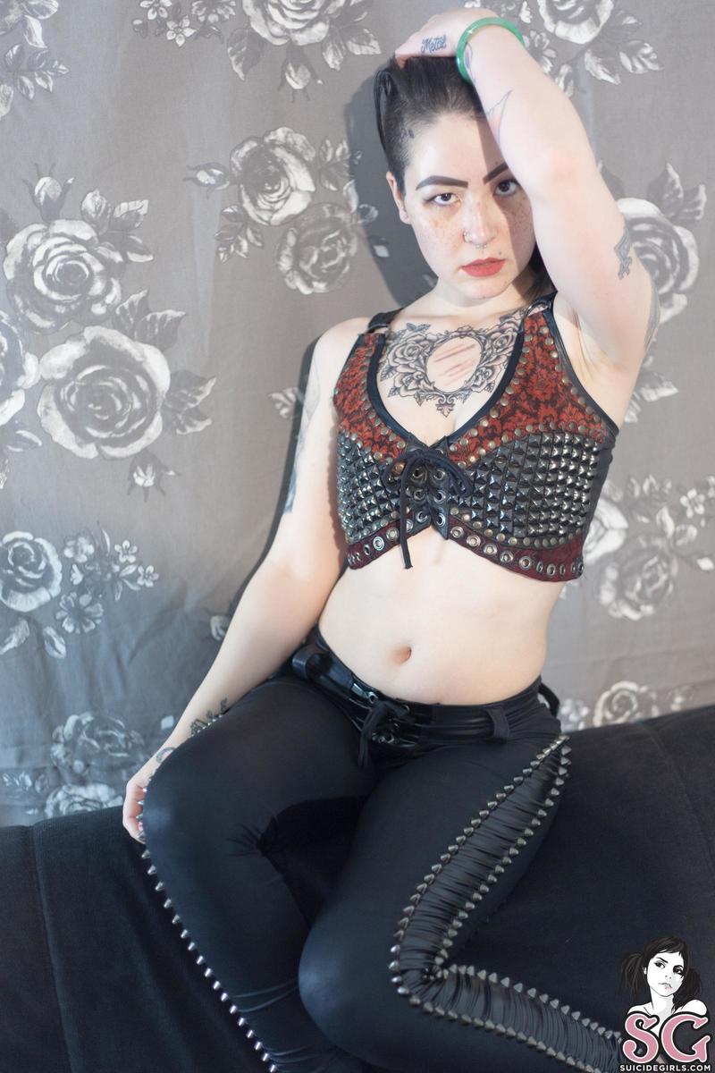 akari-22acaciaavenue-01.jpg