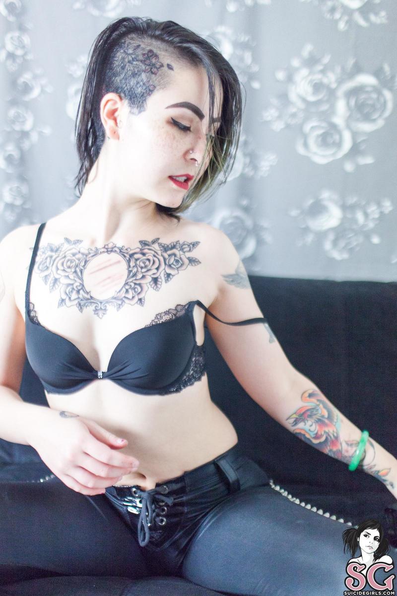 akari-22acaciaavenue-11.jpg