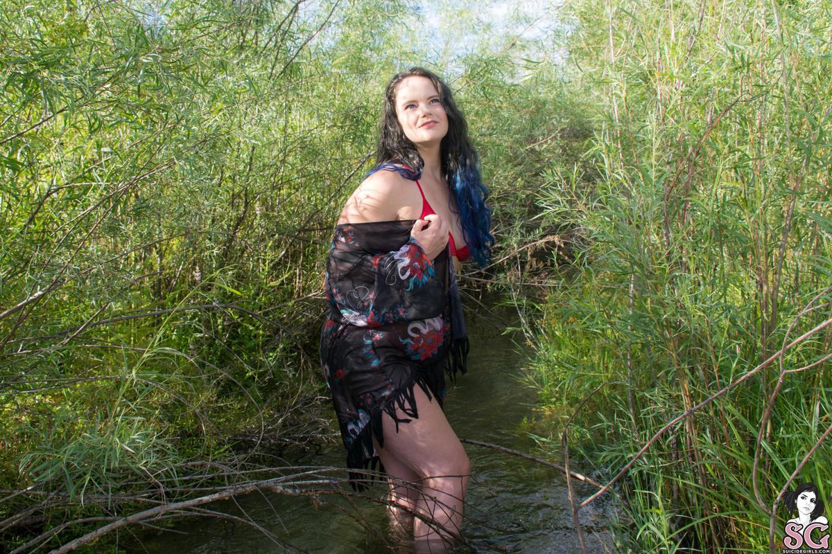 zory-danceinthestream-03.jpg