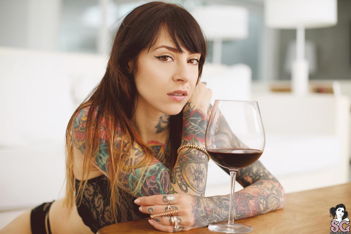 gogo-littledropofpoison-25.jpg