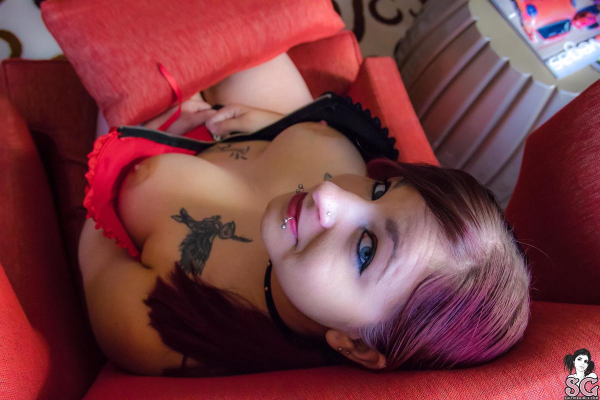absyntheq-unzipped-27.jpg