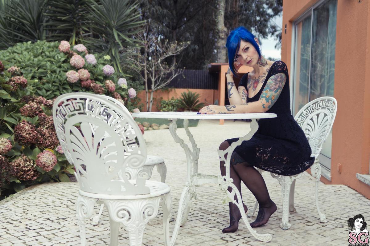 riae-hiddengarden-01.jpg