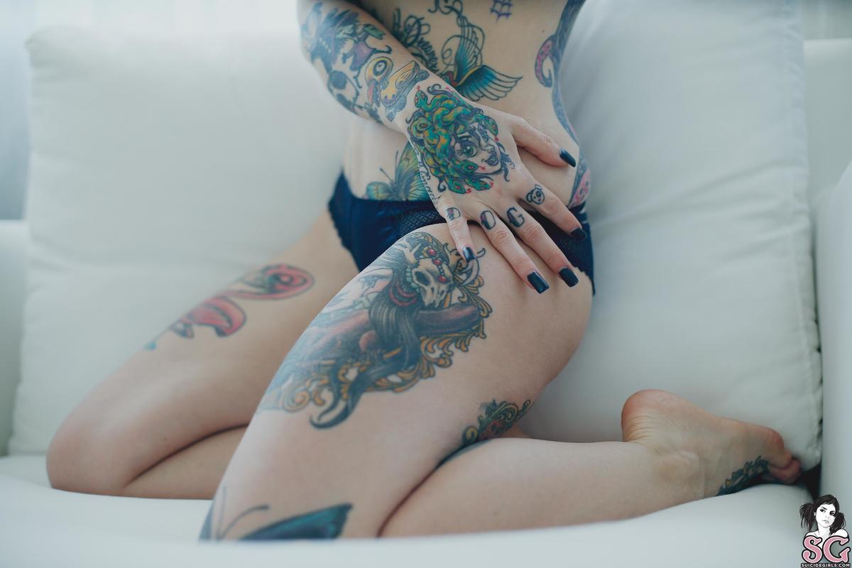 riae-blue-03.jpg