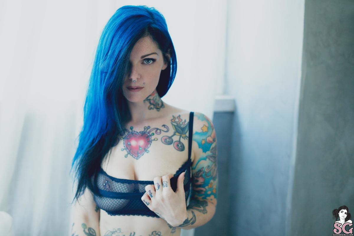riae-blue-11.jpg