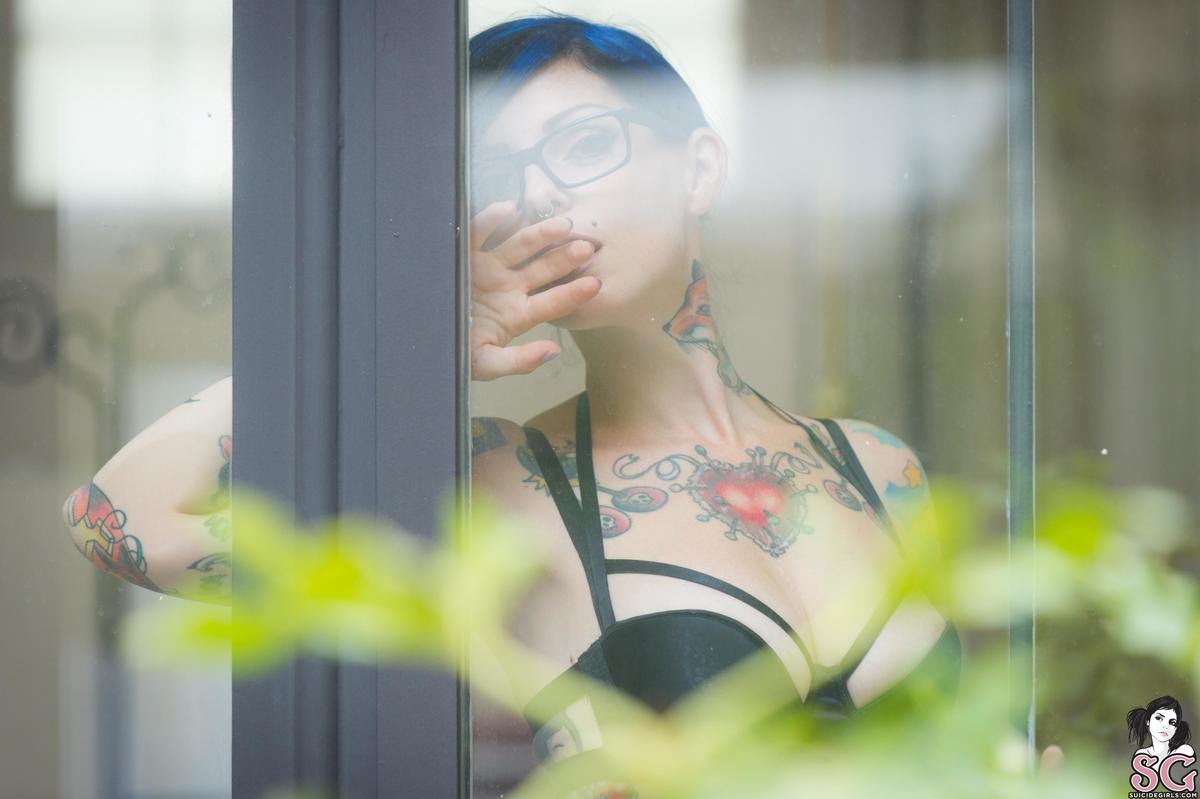 riae-endlessly-07.jpg