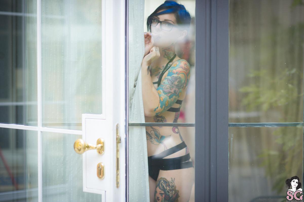 riae-endlessly-09.jpg