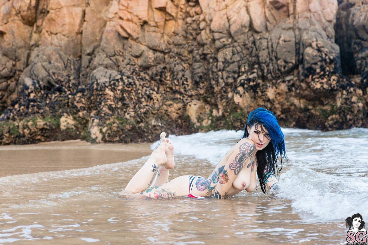 riae-risingfromthewaves-15.jpg
