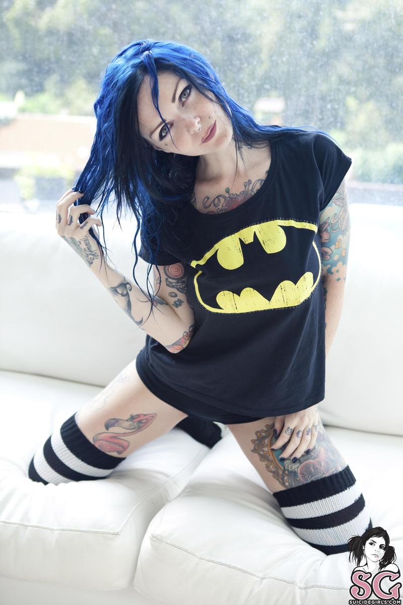 riae-bemyhero-07.jpg