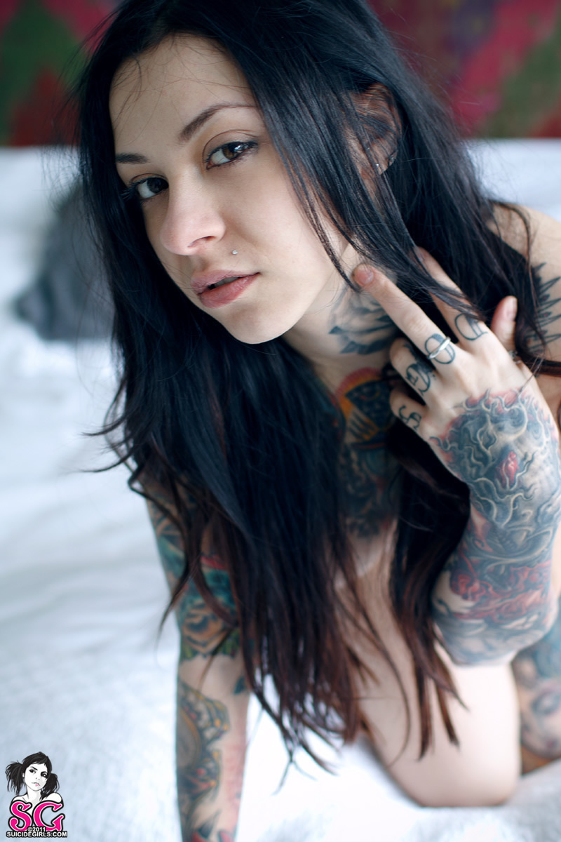 gogo-darthsideofthemoon-39.jpg